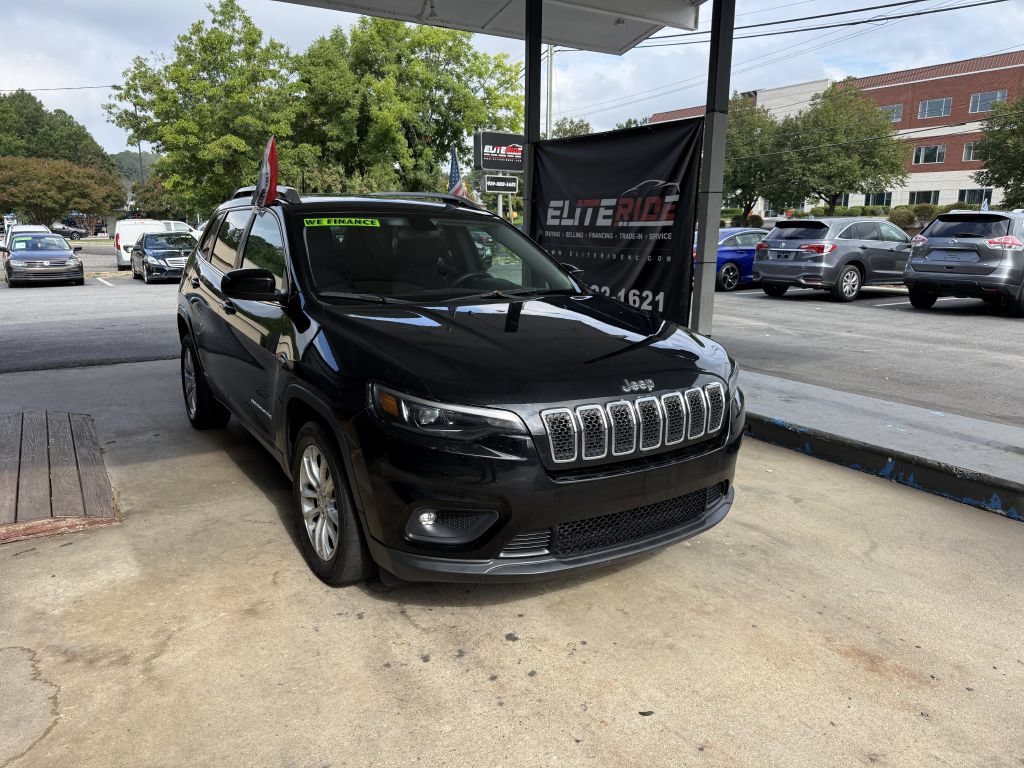 Used 2019 Jeep Cherokee Latitude w/ Popular Appearance Group FWD image 3