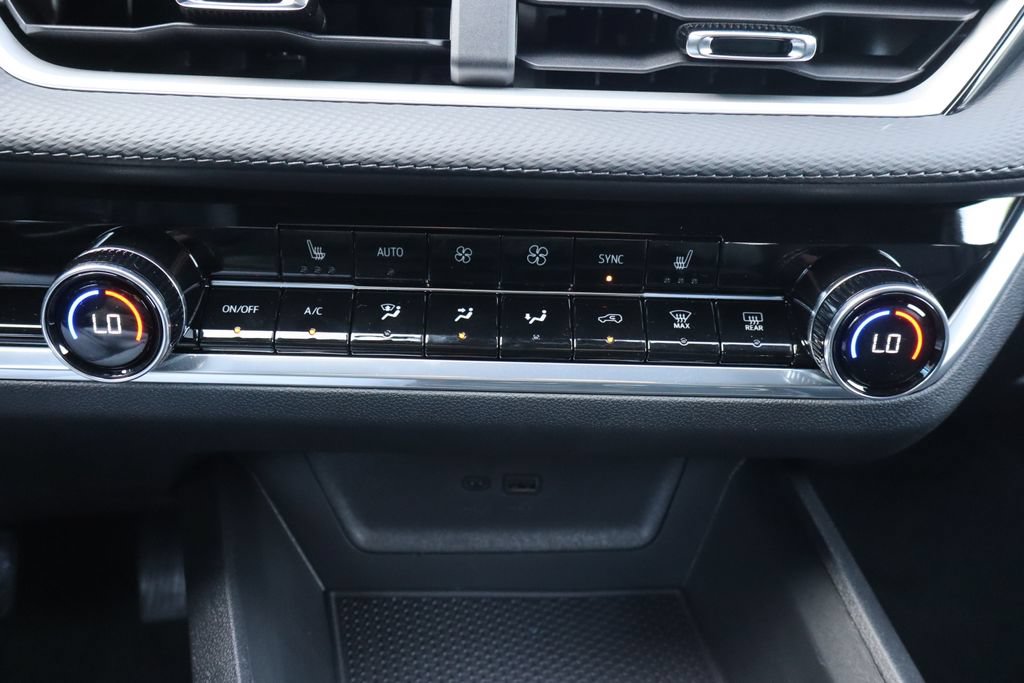 New 2026 Chevrolet Equinox LT w/ Convenience Package II FWD image 12