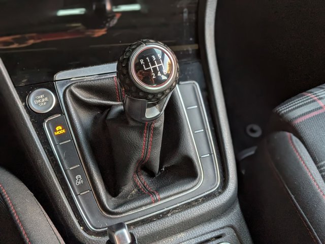 Used 2018 Volkswagen GTI SE FWD image 12
