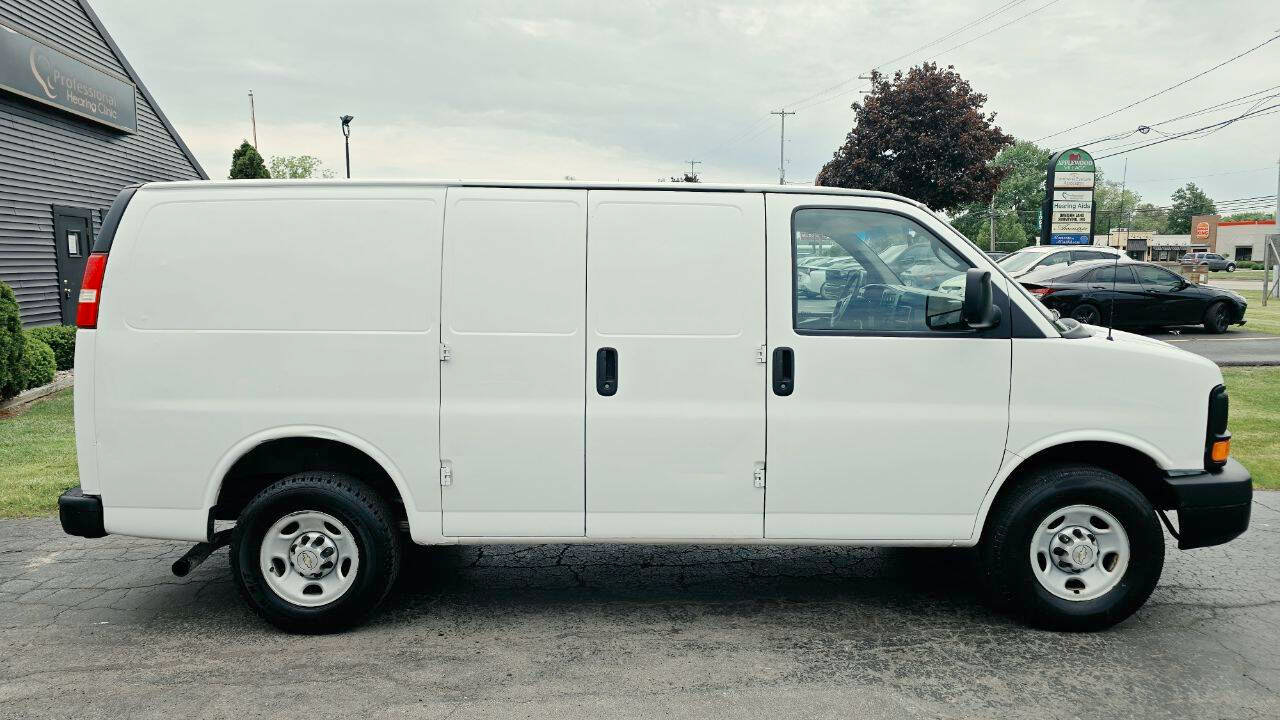 Used 2014 Chevrolet Express 2500 RWD image 9