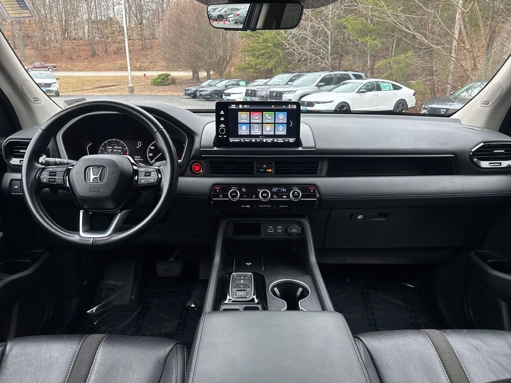 Used 2024 Honda Pilot Touring image 15