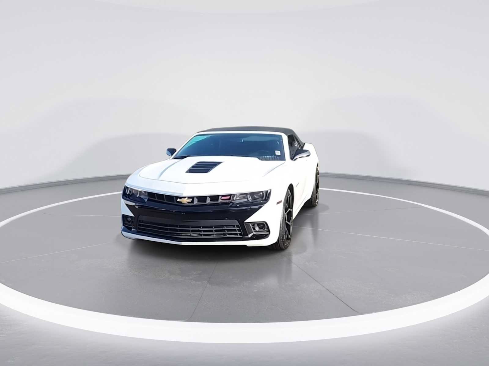 Used 2014 Chevrolet Camaro SS w/ RS Package RWD image 3