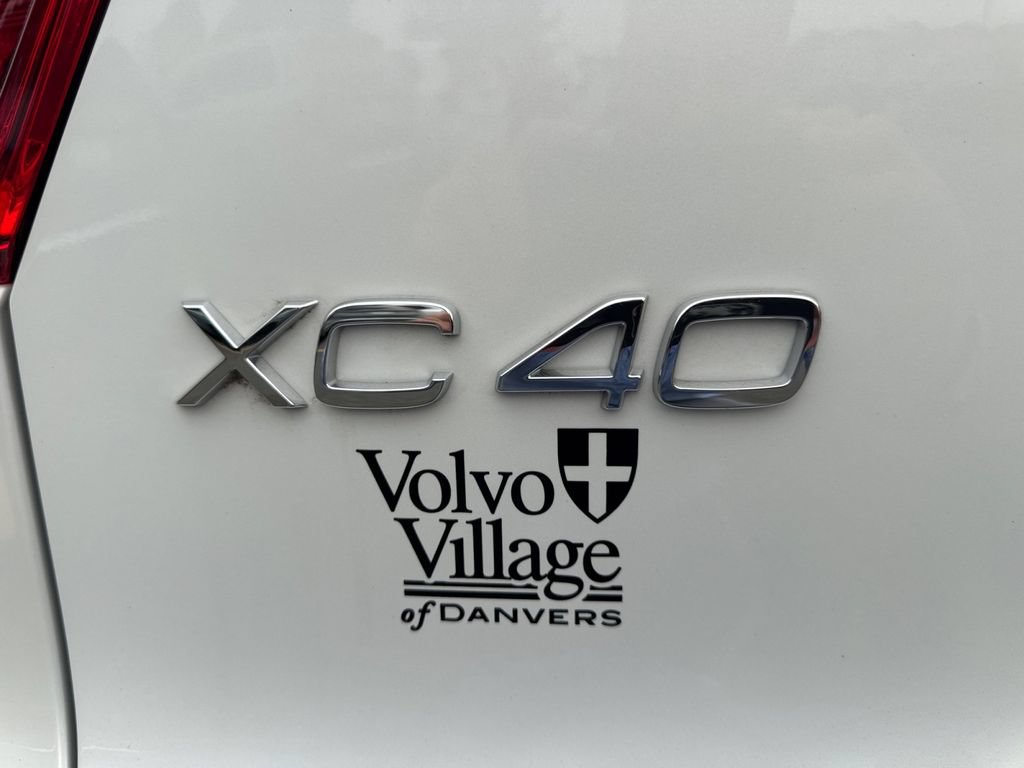 Certified 2026 Volvo XC40 B5 Plus AWD/4WD image 10