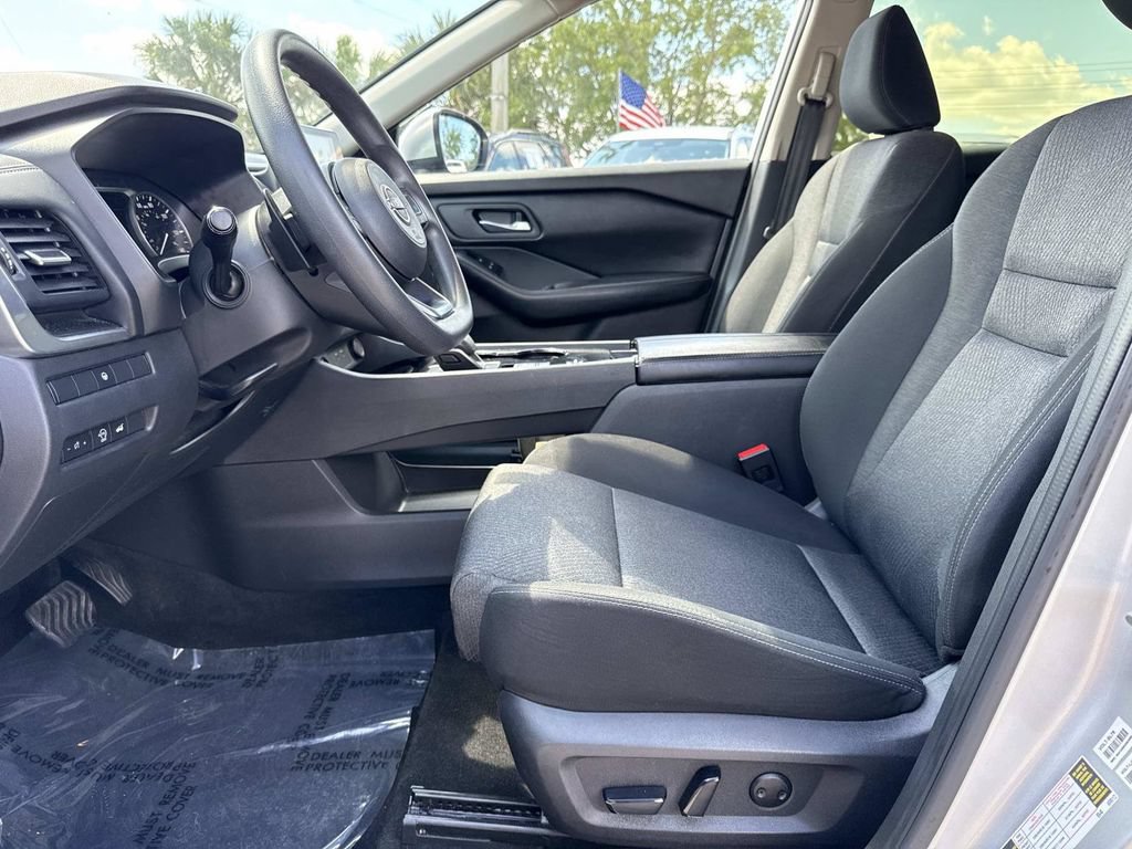 Certified 2024 Nissan Rogue SV FWD image 22