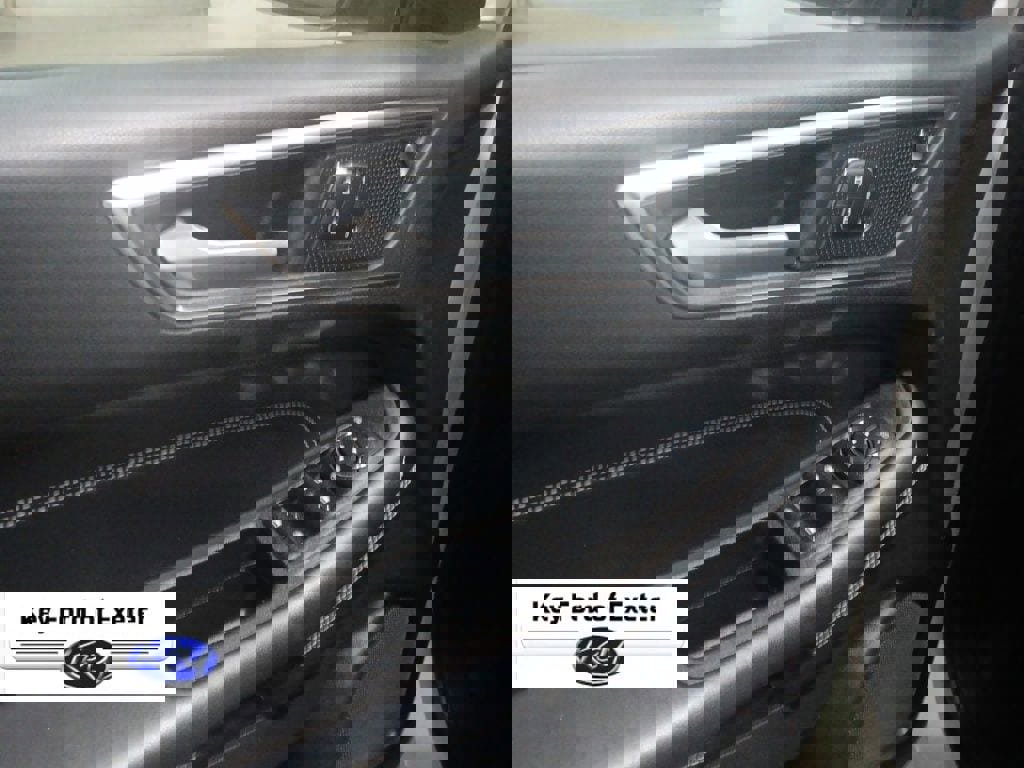 Used 2021 Ford Edge Titanium image 21