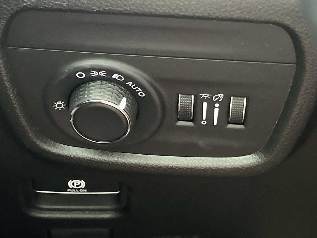 Used 2021 Jeep Grand Cherokee L Laredo w/ Luxury Tech Group I image 30