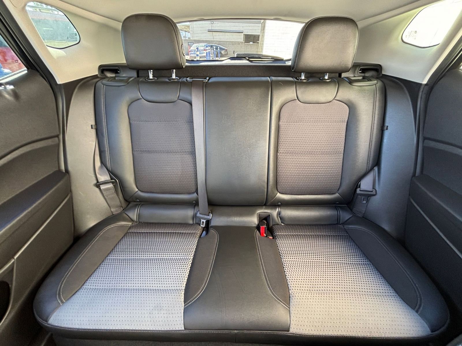 Used 2025 Chevrolet Trax LT image 38