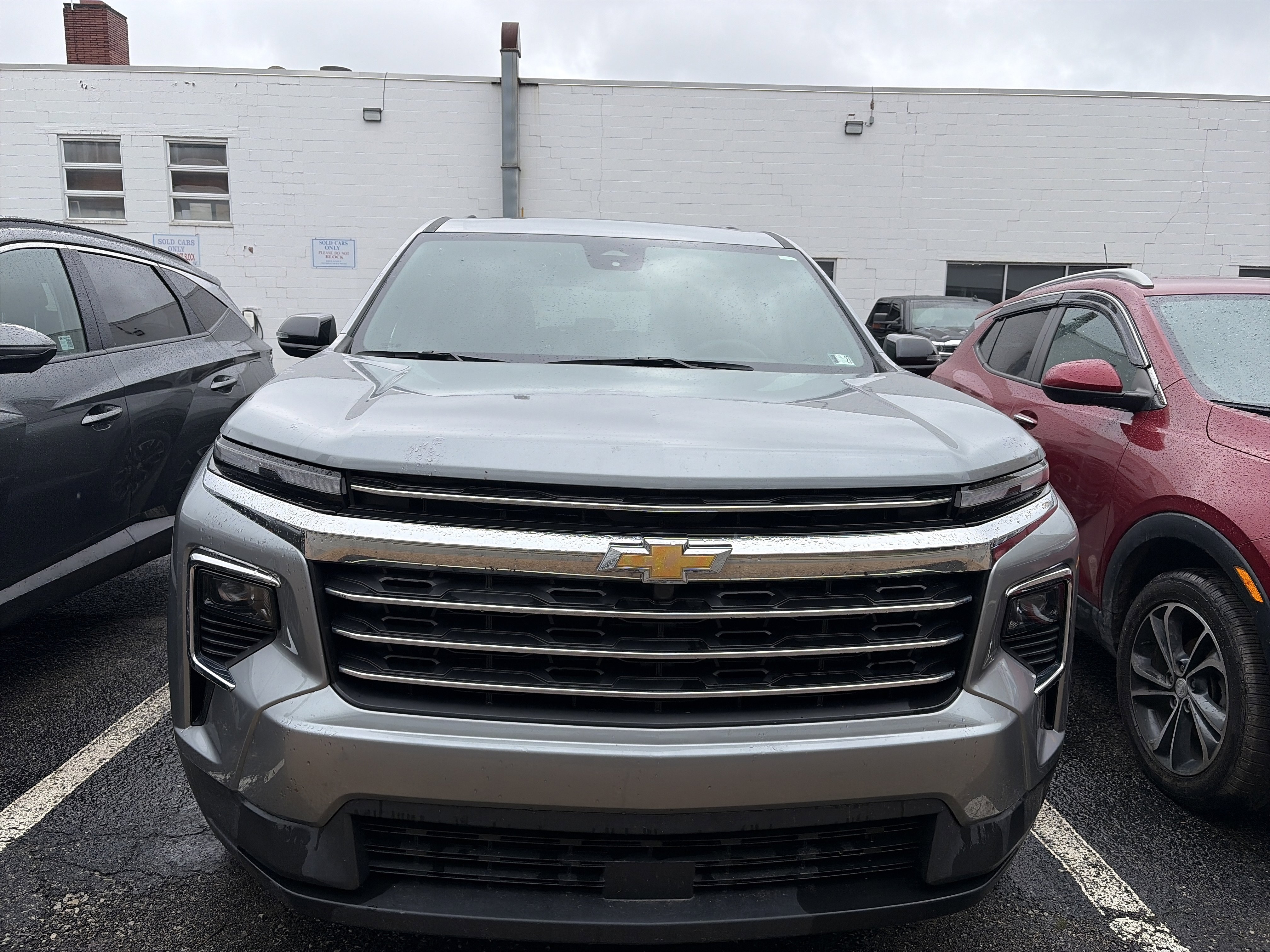 Certified 2025 Chevrolet Traverse LT w/ Sun and Wheel Package image 3