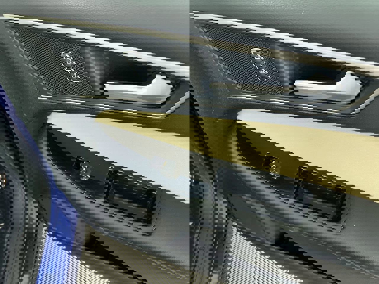 Used 2015 Ford Edge SEL image 33