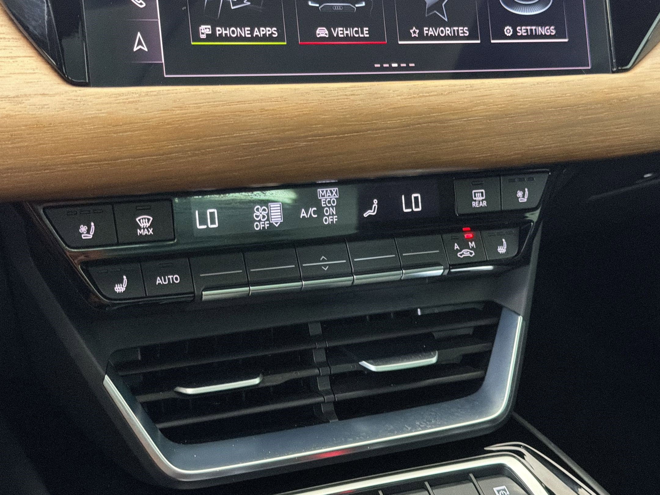 Used 2023 Audi e-tron GT Premium Plus AWD/4WD image 29