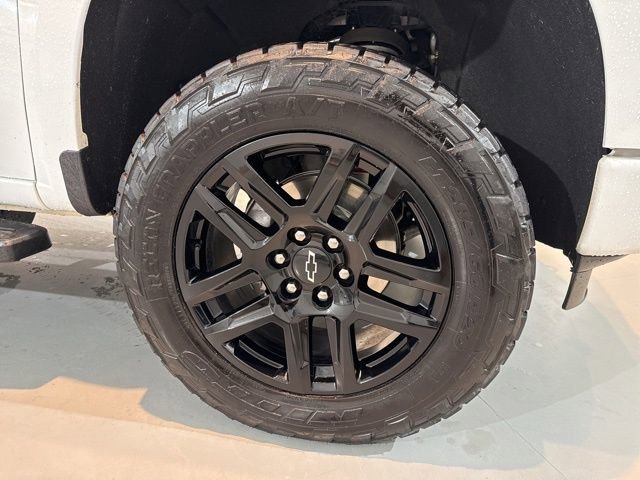 Used 2023 Chevrolet Silverado 1500 RST w/ Z71 Off-Road Package image 11