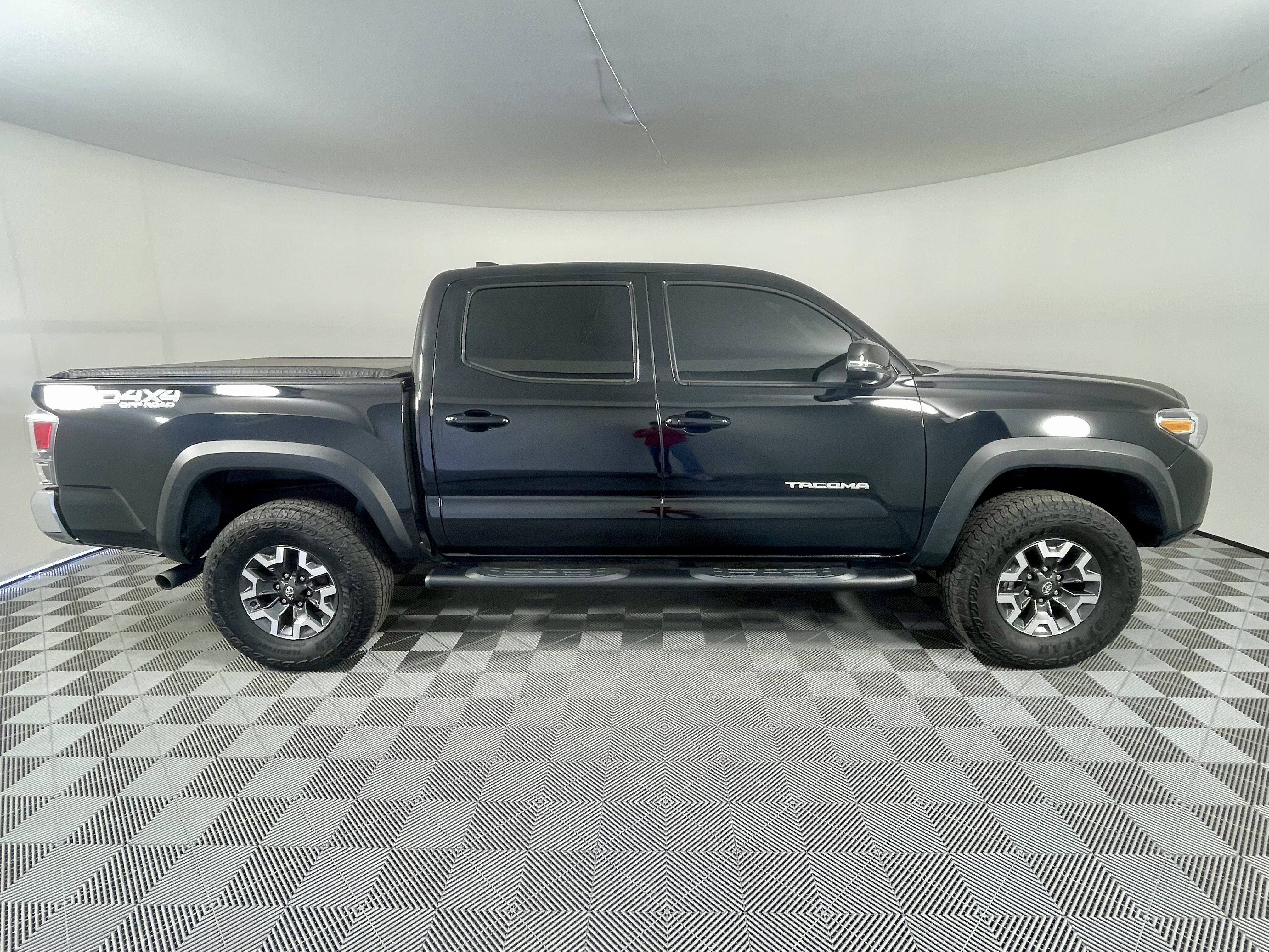 Used 2023 Toyota Tacoma TRD Off-Road AWD/4WD image 6