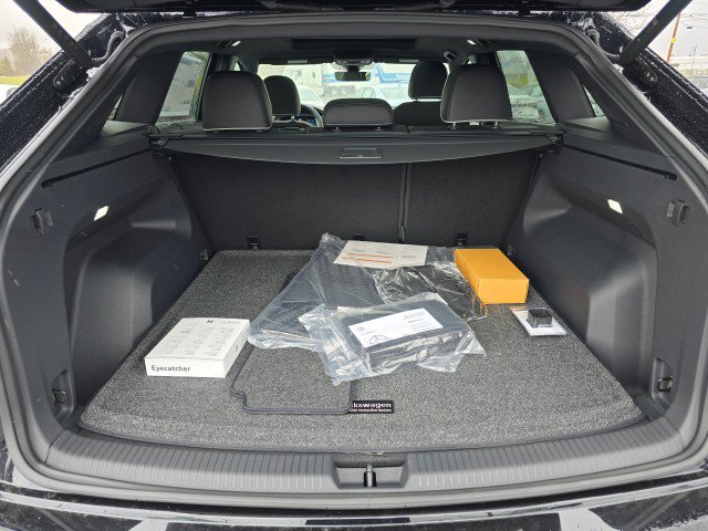 New 2026 Volkswagen Atlas Cross Sport SEL Premium R-Line AWD/4WD image 18