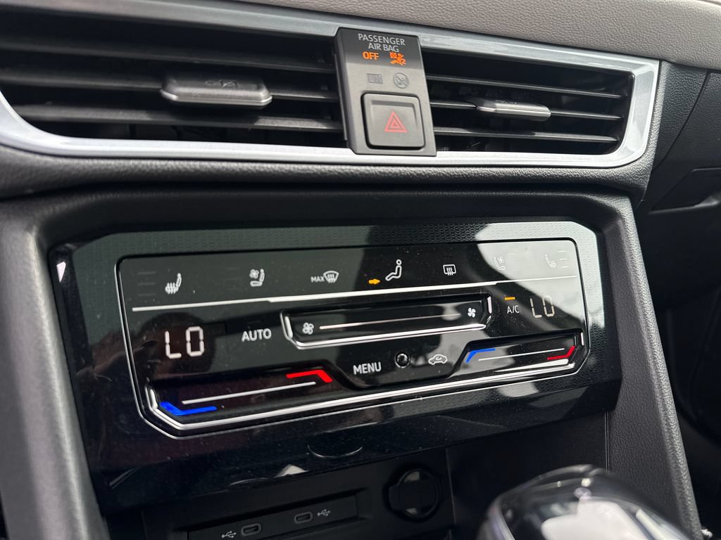 New 2026 Volkswagen Taos SEL AWD/4WD image 11