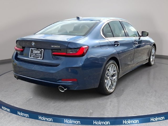 New 2026 BMW 330i xDrive Sedan w/ Premium Package AWD/4WD image 4