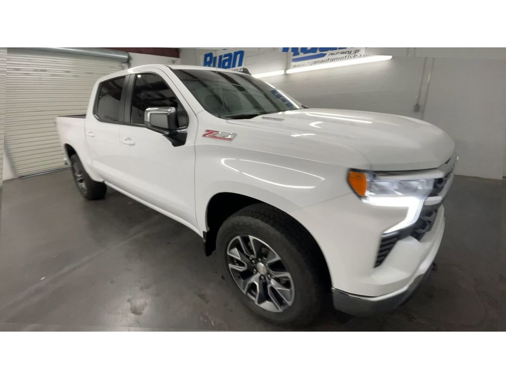 Used 2023 Chevrolet Silverado 1500 LT image 2