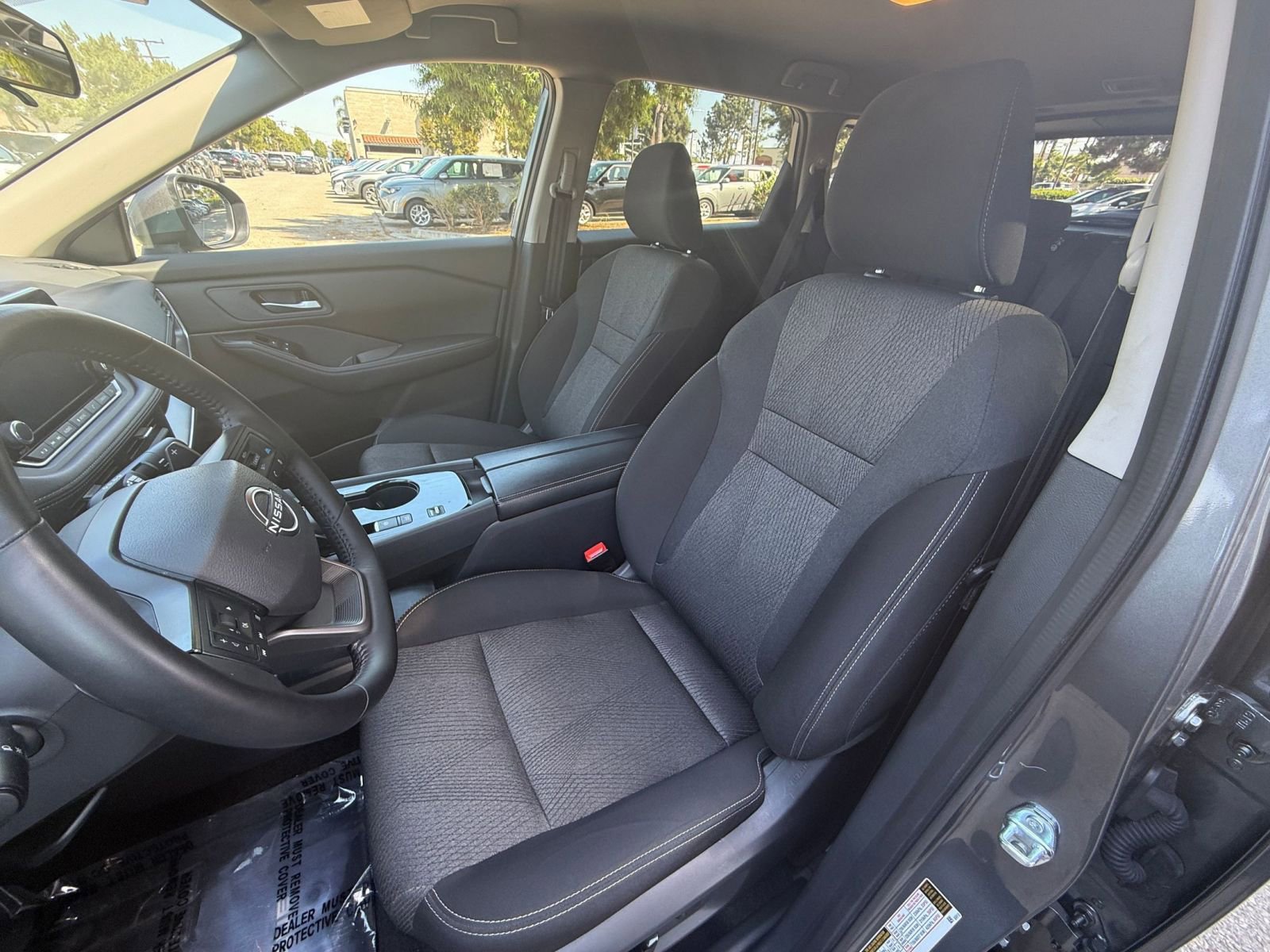 Used 2025 Nissan Rogue SV FWD image 33