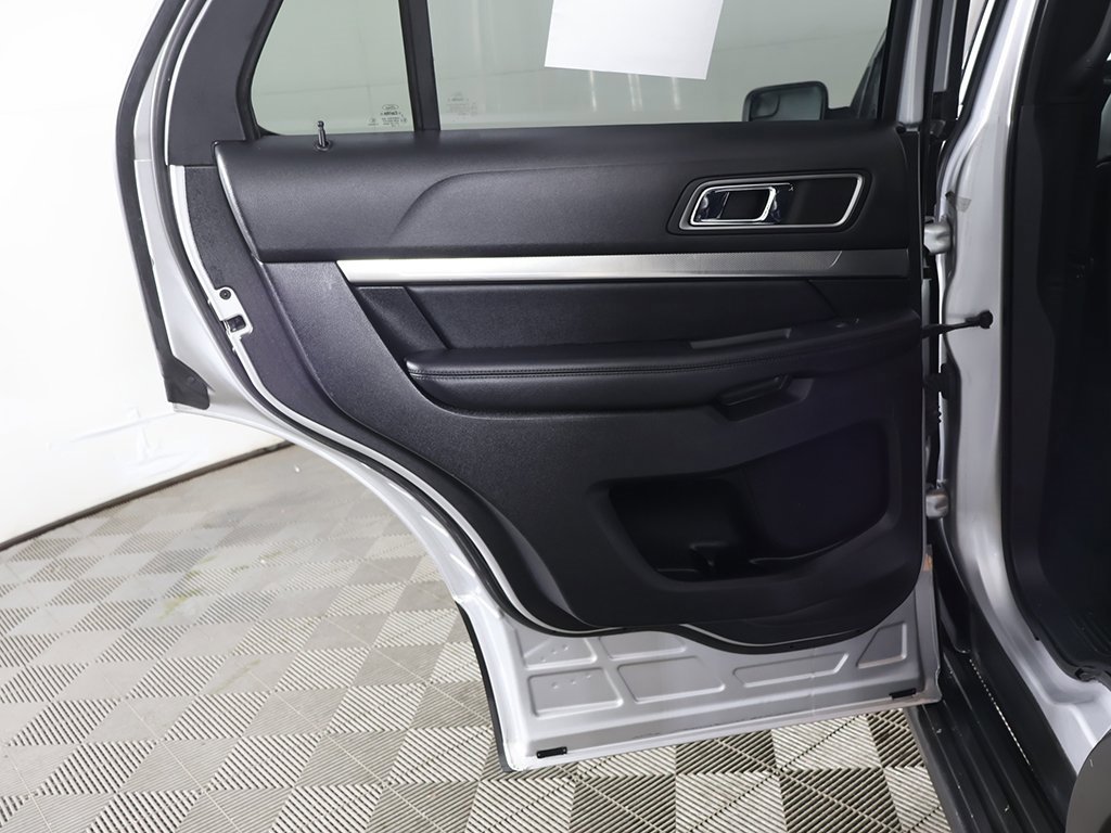 Used 2018 Ford Explorer XLT w/ Equipment Group 202A image 22