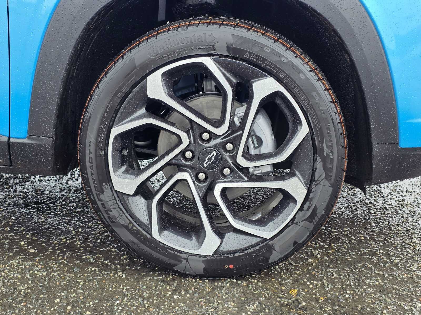 New 2026 Chevrolet Trax RS w/ Sunroof Package FWD image 9