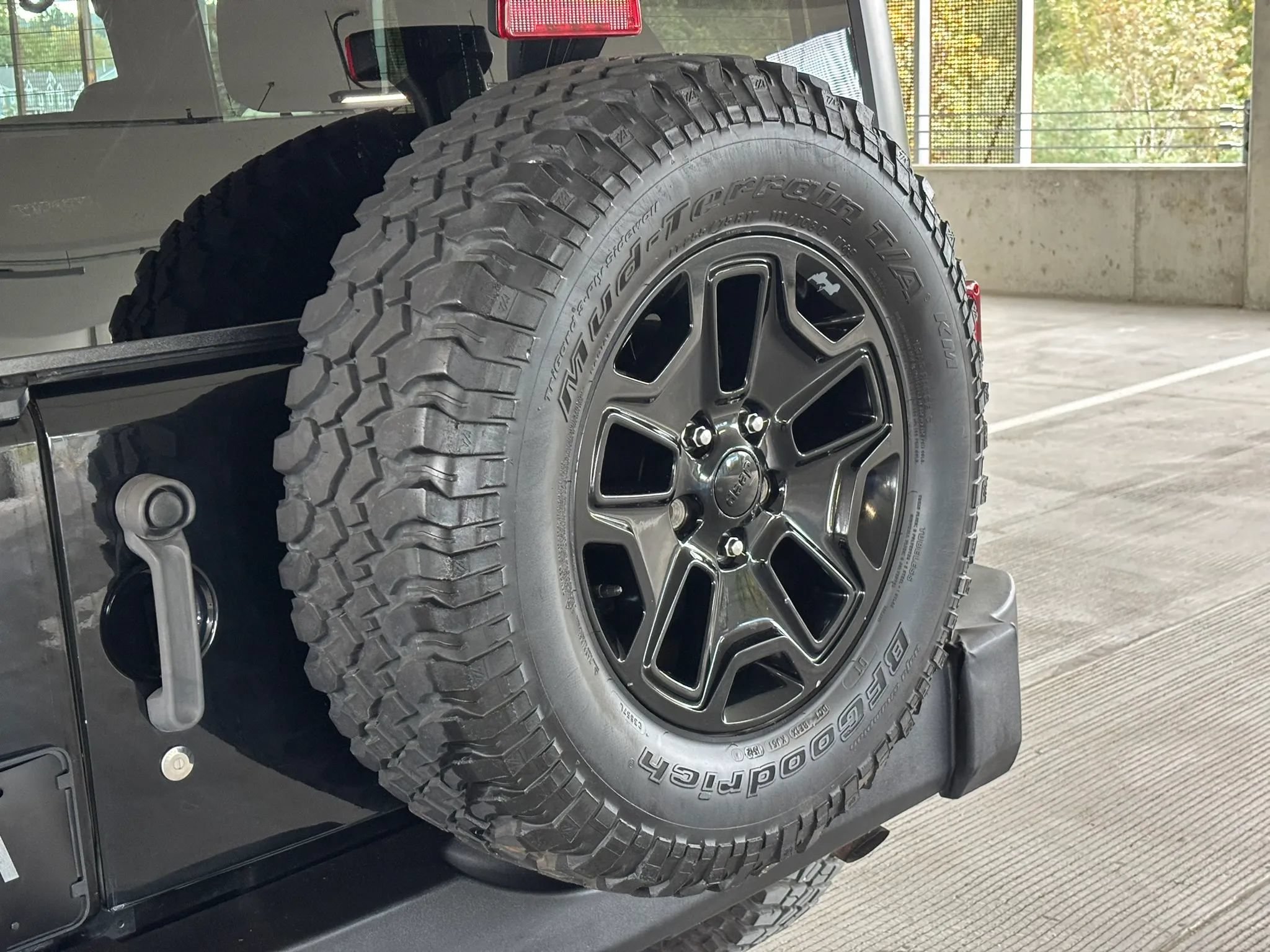 Used 2015 Jeep Wrangler Unlimited Sport AWD/4WD image 13