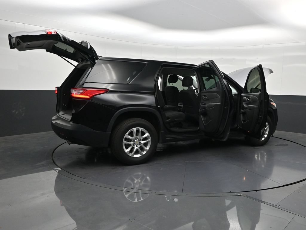 Used 2021 Chevrolet Traverse LS FWD image 32