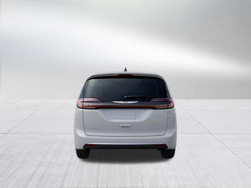 New 2026 Chrysler Pacifica Select image 7