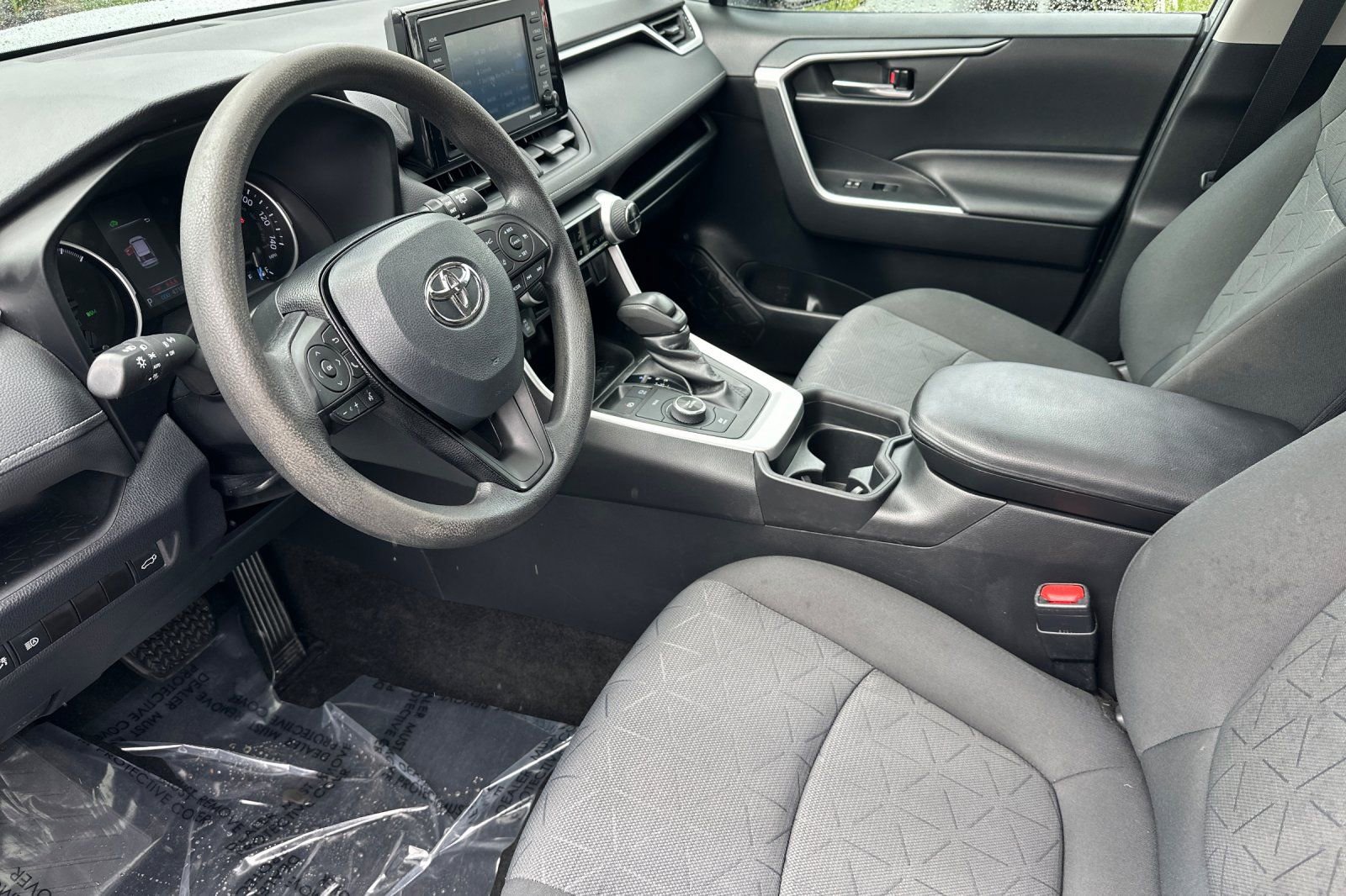 Used 2021 Toyota RAV4 XLE w/ Convenience Package image 9