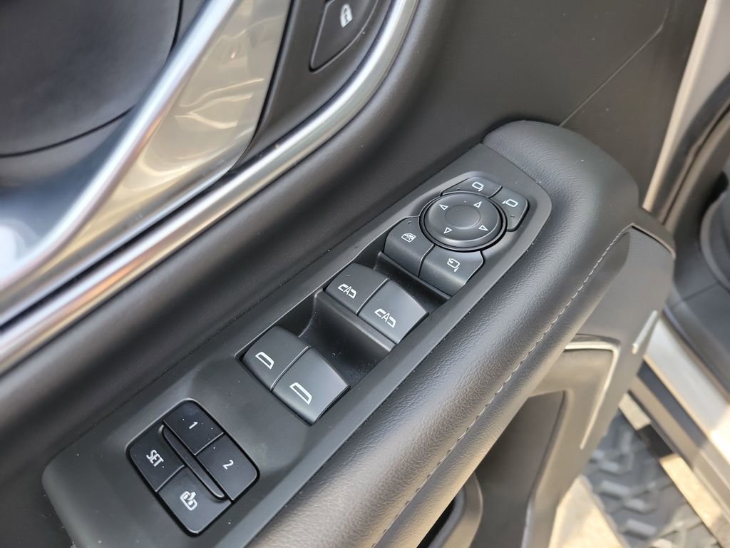 Used 2022 Chevrolet Tahoe Z71 w/ Luxury Package image 13