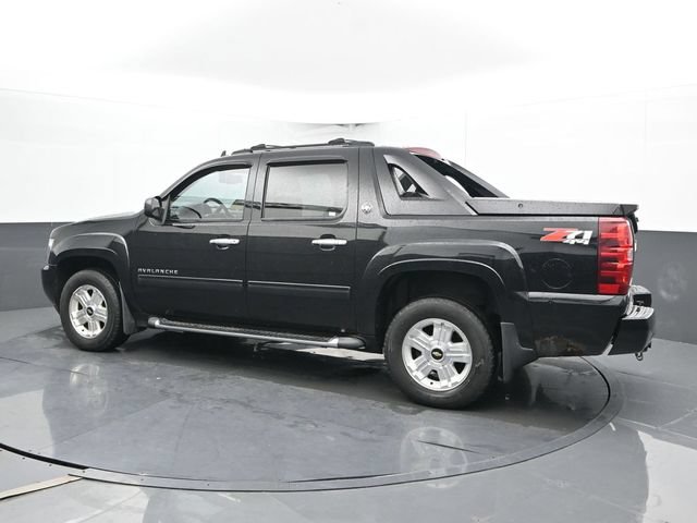 Used 2013 Chevrolet Avalanche LT w/ Suspension Package, Off-Road AWD/4WD image 9