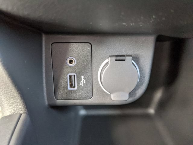 Certified 2025 Nissan Kicks Play S FWD image 33