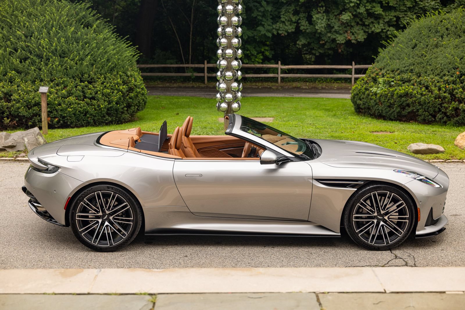 Used 2024 Aston Martin DB12 Convertible RWD image 20