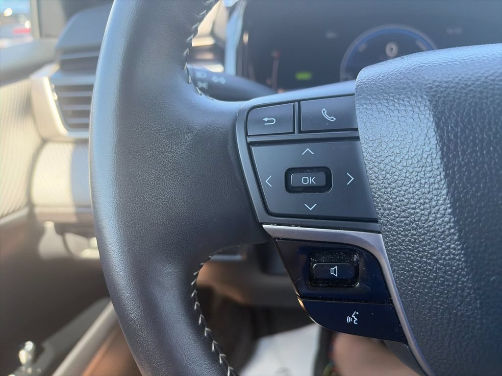 Used 2025 Toyota Camry SE w/ Multimedia Upgrade Package FWD image 27