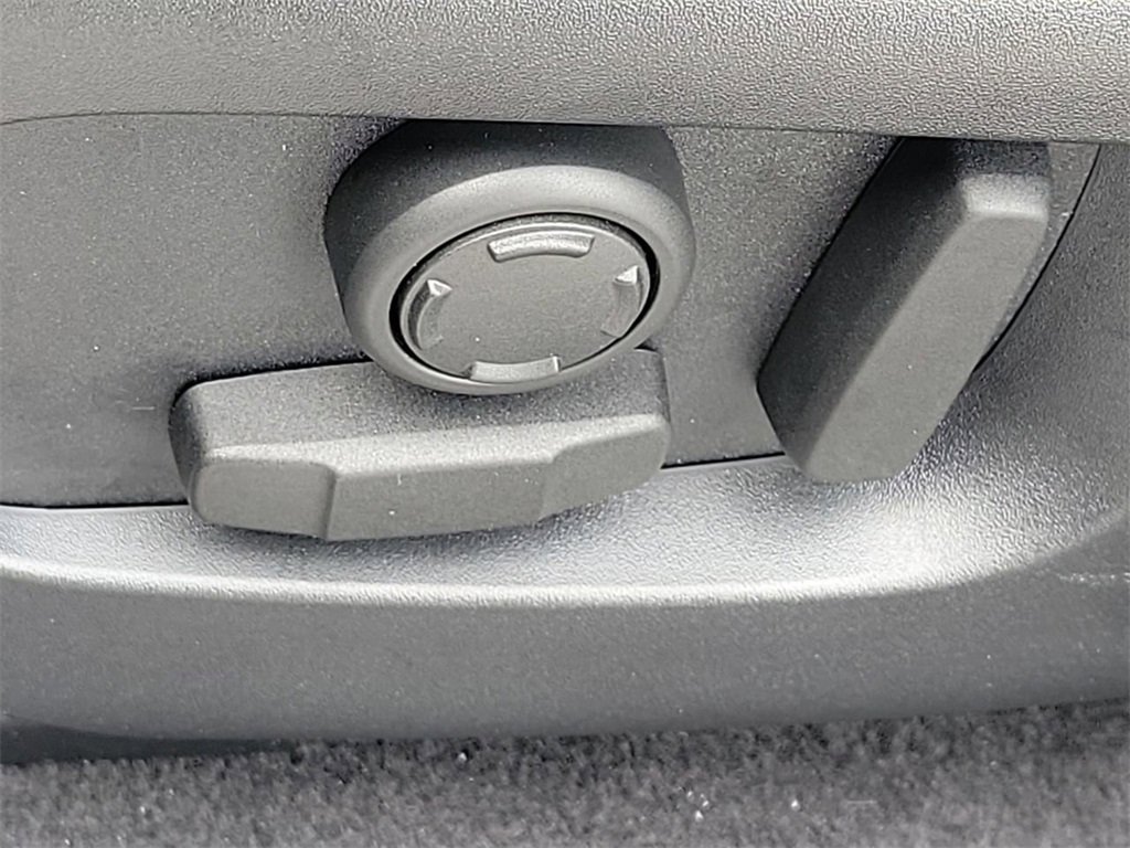 New 2026 Land Rover Range Rover Velar S image 27