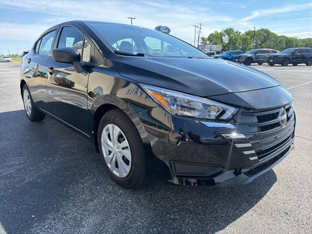 Used 2025 Nissan Versa S w/ Trunk Package FWD image 3