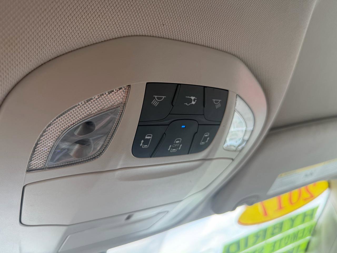Used 2017 Chrysler Pacifica Platinum FWD image 33