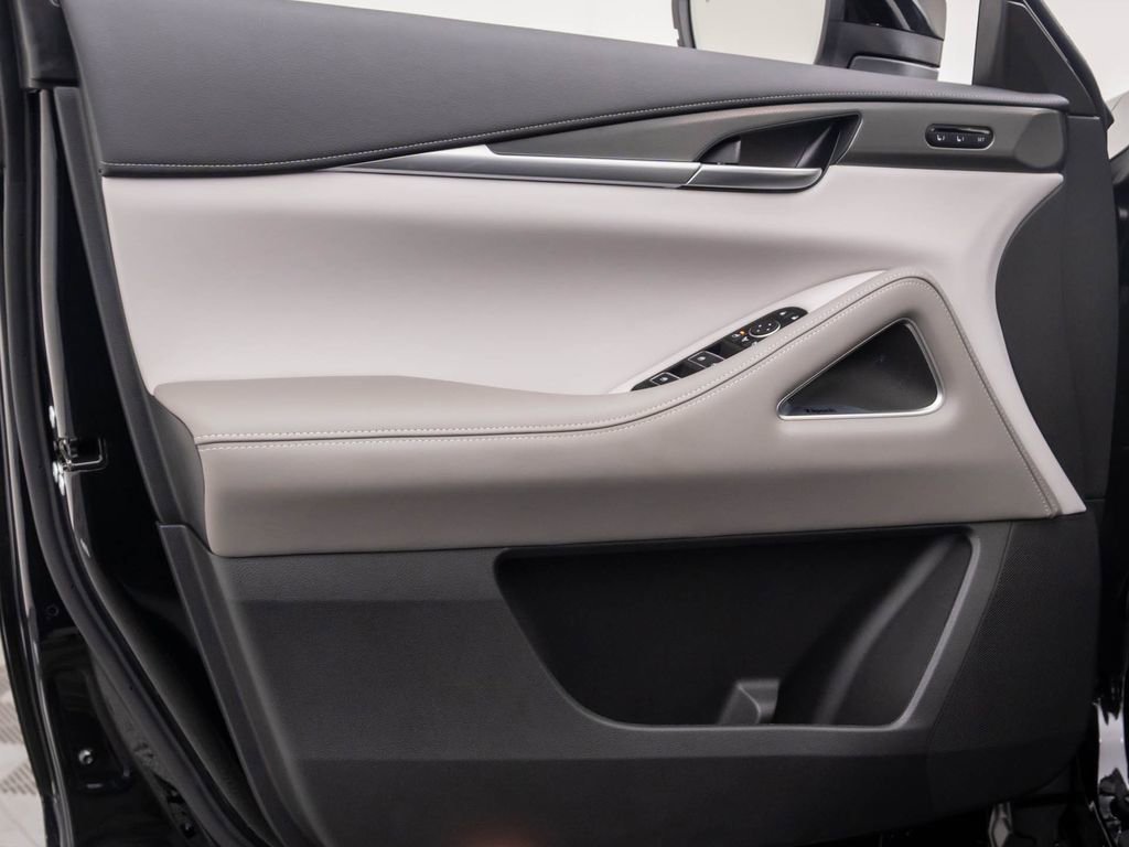 New 2026 INFINITI QX60 Luxe w/ Cargo Package image 12