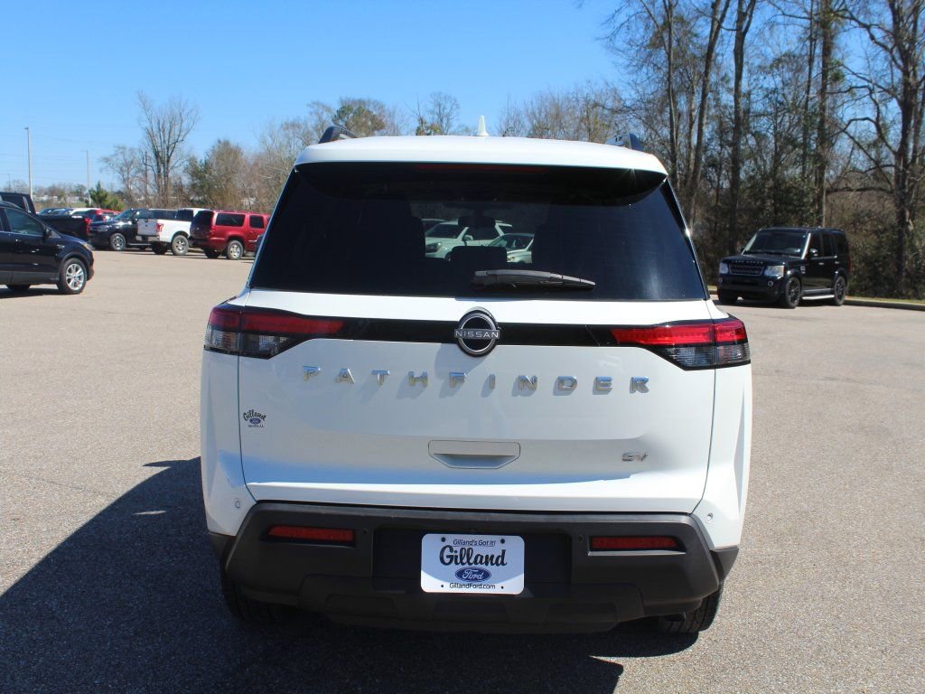 Used 2023 Nissan Pathfinder SV image 11