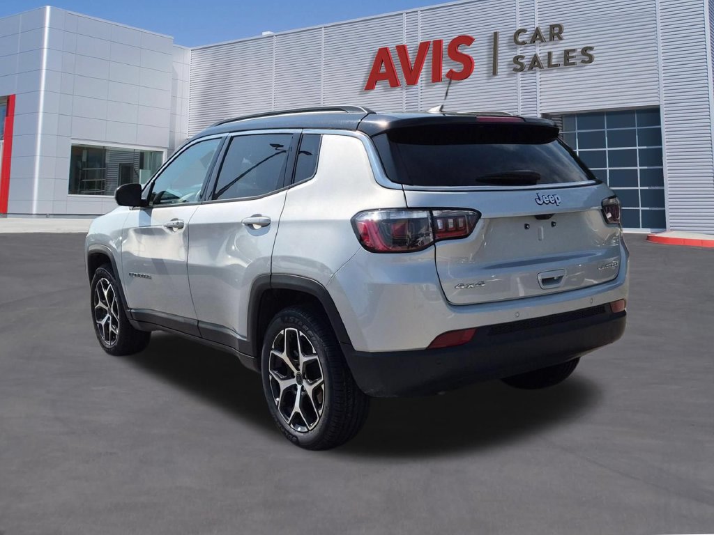 Used 2025 Jeep Compass Limited AWD/4WD image 9