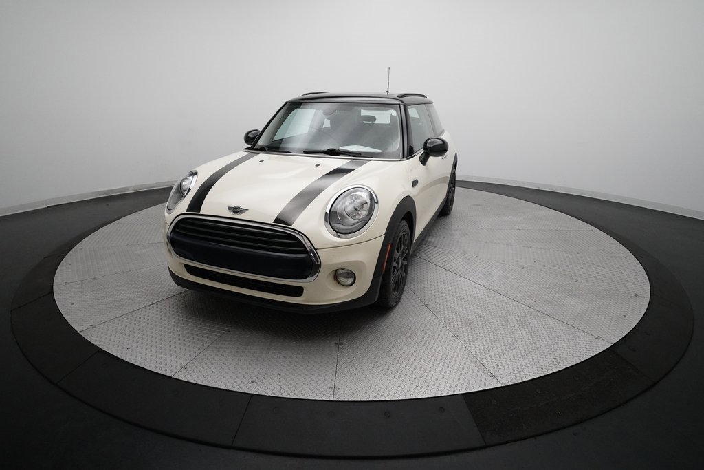 Used 2017 MINI Cooper 2-Door Hardtop image 31