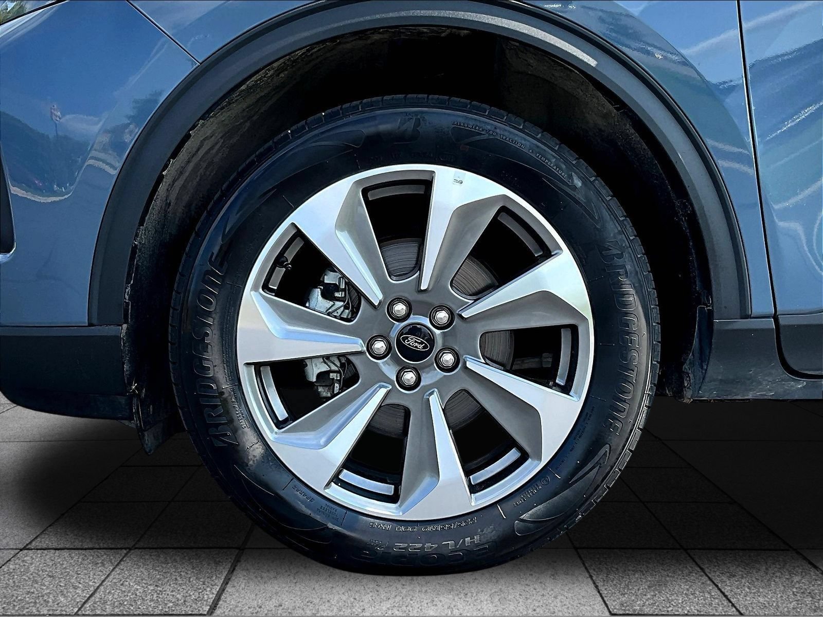 Used 2025 Ford Escape Platinum AWD/4WD image 36