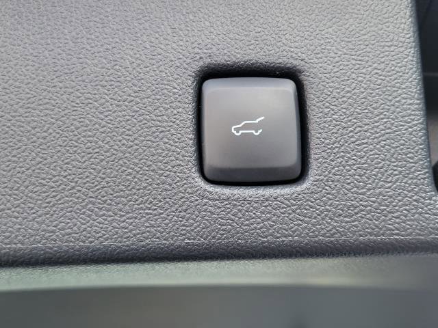 Used 2023 Ford Escape SE image 9