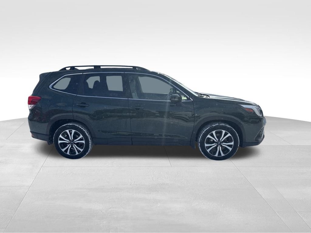 Used 2023 Subaru Forester Limited image 4