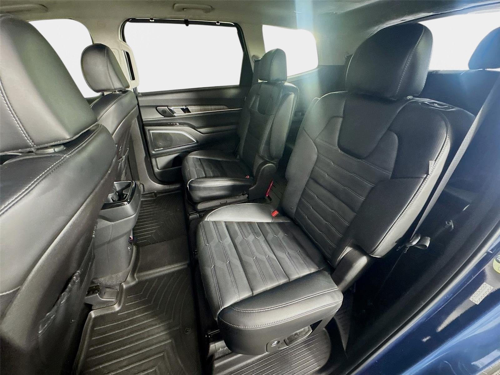 Certified 2024 Kia Telluride SX Prestige AWD/4WD image 24