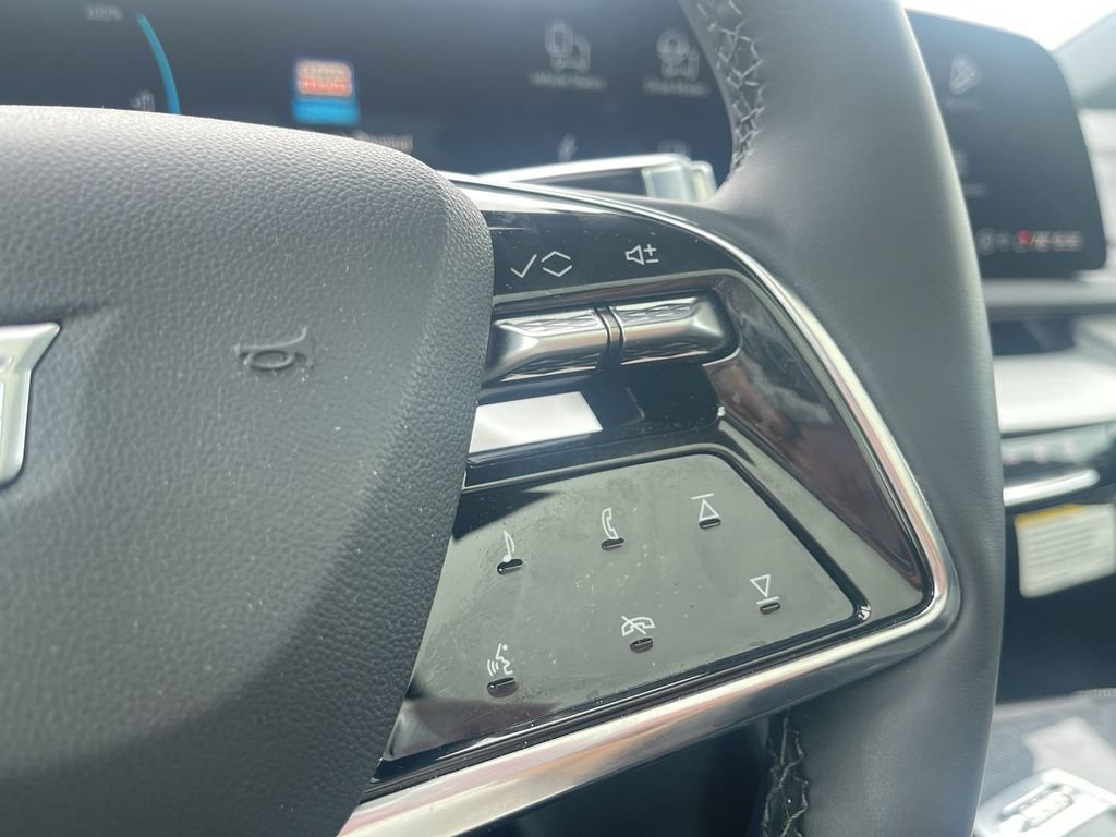 Certified 2025 Cadillac Optiq Sport 1 AWD/4WD image 22