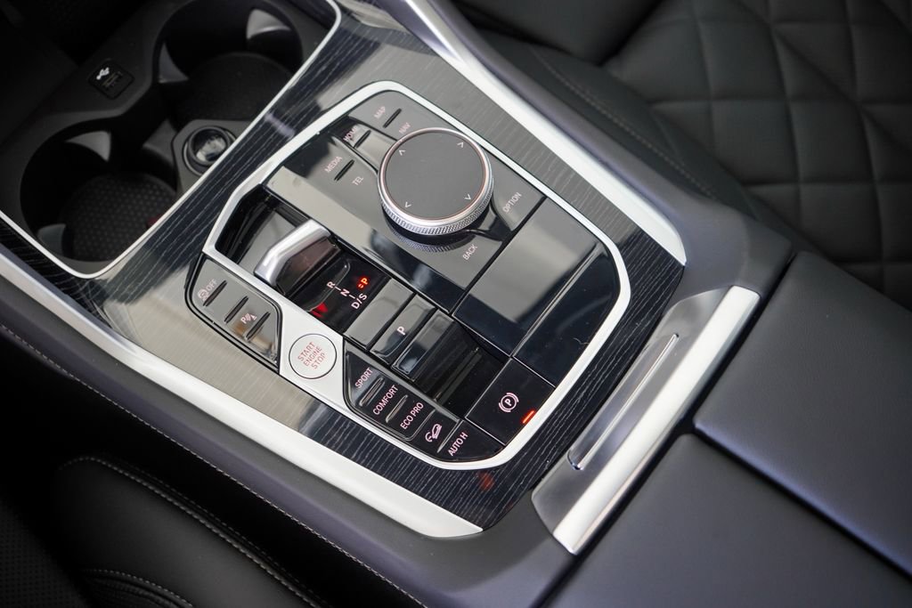 New 2026 BMW X6 xDrive40i w/ Climate Comfort Package image 17