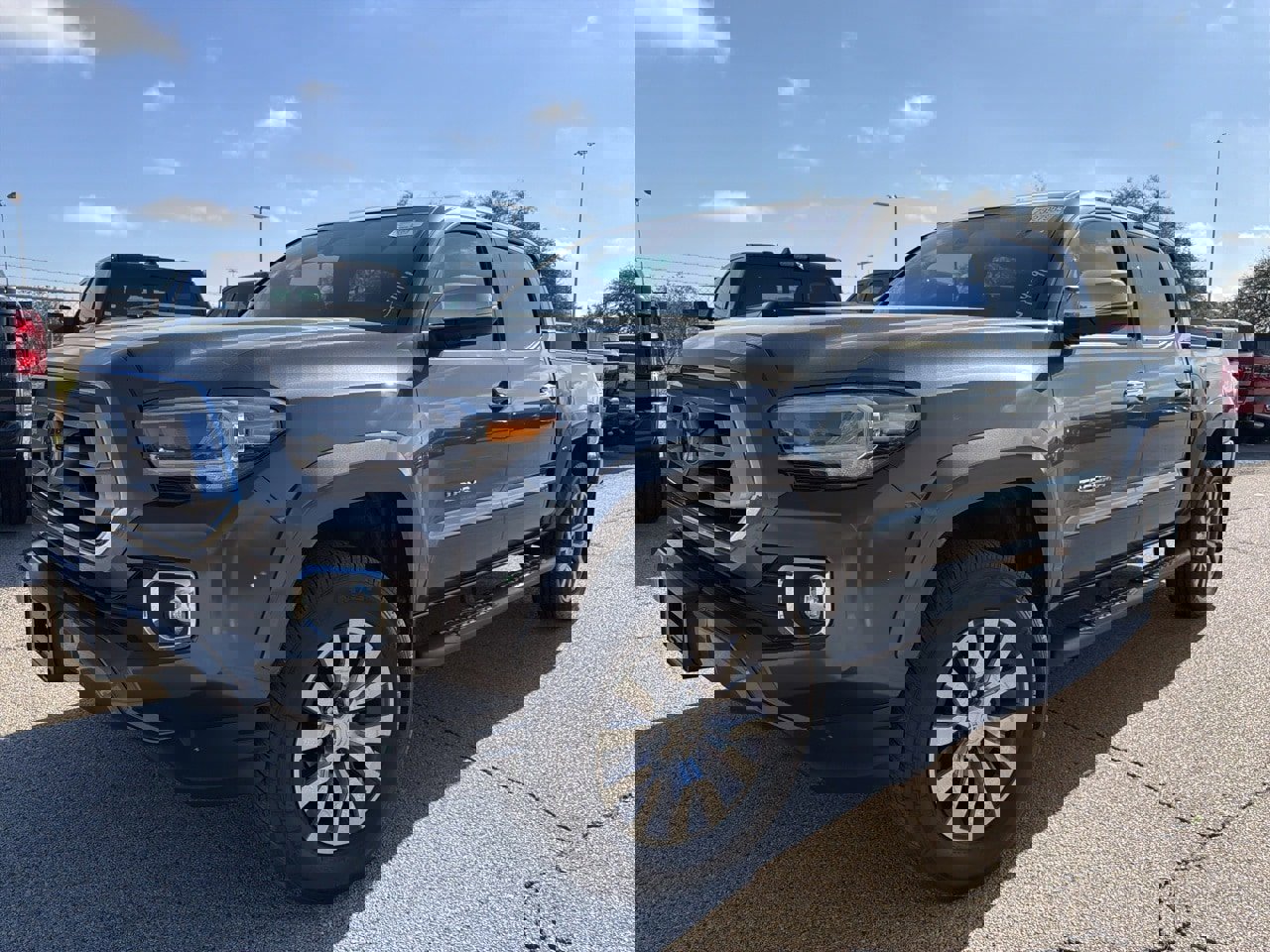 Used 2022 Toyota Tacoma Limited image 1