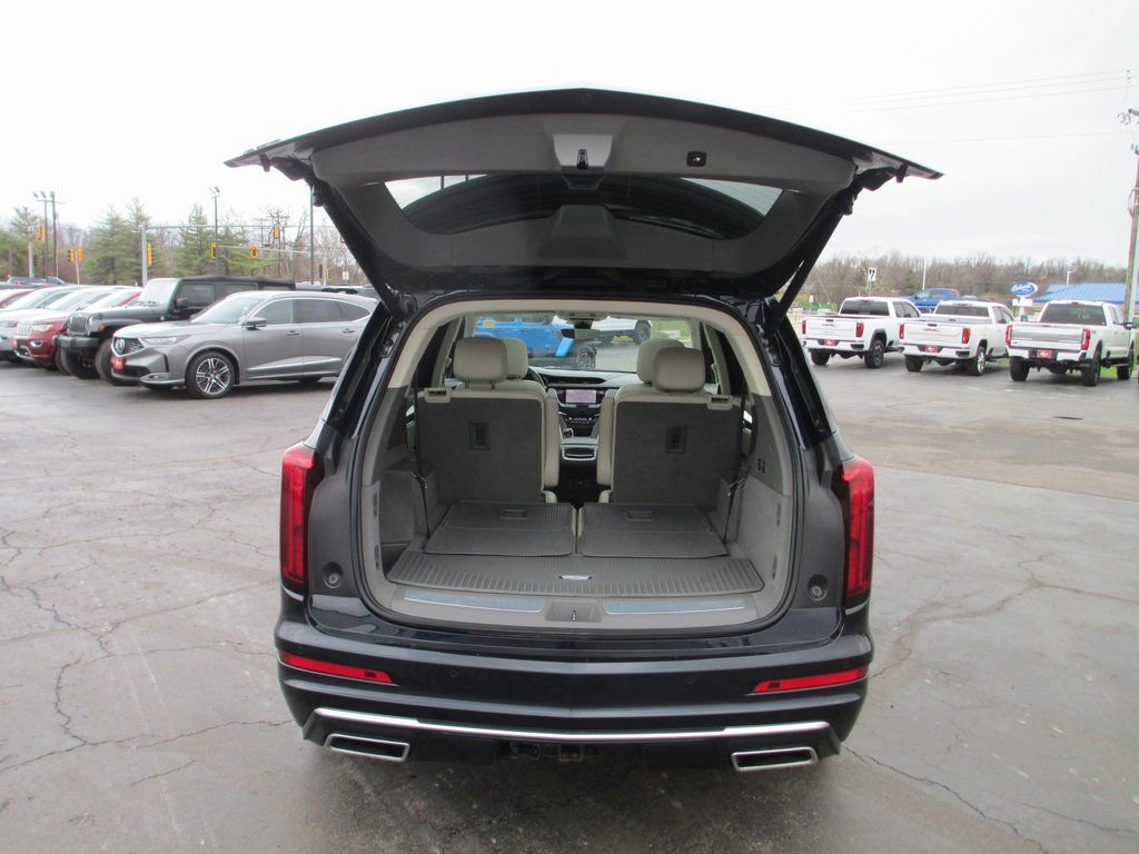 Used 2021 Cadillac XT6 Premium Luxury image 7