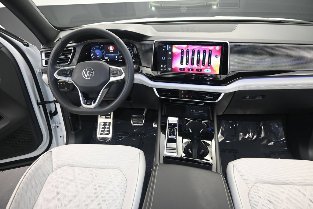 Used 2025 Volkswagen Atlas Cross Sport SEL Premium R-Line AWD/4WD image 15