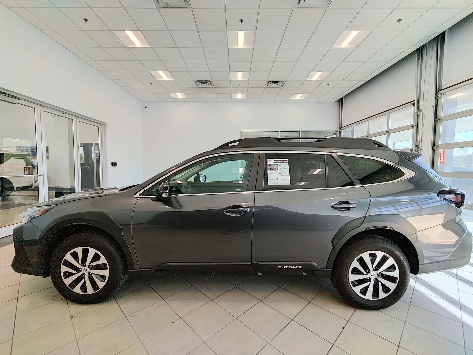 Used 2025 Subaru Outback Premium AWD/4WD image 6