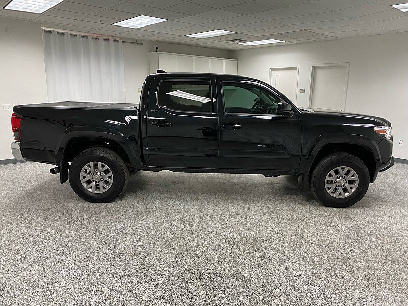 Used 2019 Toyota Tacoma SR5 AWD/4WD image 4